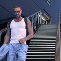 Ko je jedini srpski pevač kog je Riki Martin upoznao: prvo kupovao šajkače, a onda ga video i morao da mu priđe