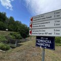 Dulene čeka predsednika: Oj Dulene, selo moje malo, predsednika svog si dočekalo (VIDEO)
