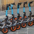Agencija upozorava roditelje: Električni trotinet nije igračka, deca mlađa od 14 godina ne smeju da ih voze