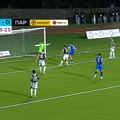 Potpuna katastrofa Partizana u Lučanima! Mladost postigla i drugi gol! Reakcija odbrane Parnog valjka je sramotna, crno-beli…