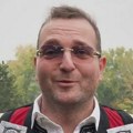 "Neko plaća glasače, a neko trubače": Video uz koji ljudi skakuću do biračkih mesta