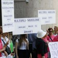 Protest zbog nedostatka sredstava za liječenje teških oboljenja u FBiH
