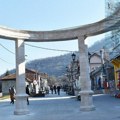 „Za novo lice Srbije” u Vranju: Na termalnu vodu Vranjske Banje greje se 300 građana, drva u 21. veku cepa preko 4.000…