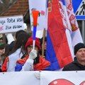 Blokaderi zaćutali kada im je pomenuto da cipele čiste srpskom zastavom VIDEO