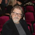 „Sa radošću više od pola veka trčim svoj maraton i pumpam“: Milan Caci Mihailović gospodin glumac i dobri duh pozorišta na…