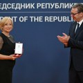 Predsednik dodelio znamenja: Među odlikovanima su pevačica, voditeljka dnevnika i radnici Zelenila