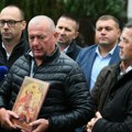Predstavnici Srpske liste posetili dve porodice u Lešku, jednoj uručili ključeve nove kuće