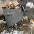 Merošina se „kupa“ u smeću
