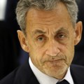 Sarkoziju "glava u torbi"; U zatvoru dobija pretnje smrću - pokrenuta istraga
