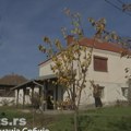 Upoznajte "maleroznu" kuću iz Barajeva! Od nje se plaše i vozači i domaćini: Zidovi popucali, kupatilo srušeno