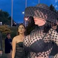 Srpska pevačica prvi put u javnosti nakon izlaska iz zatvora: Mesecima je bila izarešetaka, sad ovako izgleda