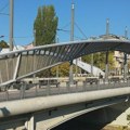Kfor saopštio da je počeo postepeno povlačenje sa glavnog mosta u Kosovskoj Mitrovici