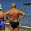 U Grčku stiglo 200 migranata, neki od njih došli džet skijem