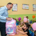 Lepa vest pred početak škole: Više prvaka u Zrenjaninu - ove godine u školske klupe seda 1.040 najmlađih đaka