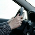 "Šta rade ljudi: Više?!" Još jedan snimak vožnje u kontra-smeru zabeležen u Preljini i to u kružnom toku (video)