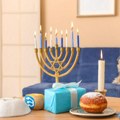 Počinje Hanuka: Jevreji večeras pale osam sveća i jedu krofne
