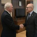 Premijer Vučević razgovarao sa ambasadorima SAD i Francuske u Beogradu