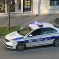 Horor na Novom Beogradu: Sin brutalno pretukao majku - lomio joj kosti! Teško povređena žena prevezena u bolnicu