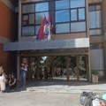 Dekan Filozofskog u Novom Sadu ušao na fakultet, studenti koji blokiraju napustili zgradu