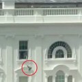 Tajna služba ćuti!: Vreća bačena kroz prozor Bele kuće izazvala haos na internetu (video)