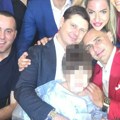 Сцена као из "Бољег живота": Јована Јеремић спојила и грли бивше партнере на породићној слици, ту су и они...