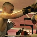 Boks bez granica: David je rođen u Švajcarskoj, ali je šampion Srbije - u sali provodi i po deset sati