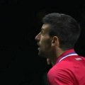 Ne čujem vas! Rat se nastavlja: Pogledajte kako je Novak Đoković utišao bezobrazne navijače Velike Britanije video