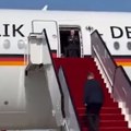 Predsednik Nemačke izvisio u dohi Pola sata na vratima aviona čekao da ga neko primi
