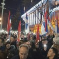 Hrvatski Index: Opozicija i građani u Srbiji provaljuju u zgradu Skupštine, policija bacila suzavac