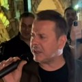 Svi komentarišu stajling Vlada Georgieva na svadbi Ace Sofronijevića: Muškarci u košuljama i sakoima, a on...