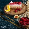 Maline i bela čokolada: Savršena torta za svaku priliku!