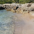 Crnogorska divlja plaža sa najlepšim morem – bez prodavnica, kafića i restorana