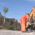 Radovi na sanaciji puteva i pripremama za asfaltiranje u Novom Pazaru