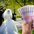Mladoženju na dan venčanja razbesneo poklon od roditelja: Otvorio ga i ostao zabezeknut, Srbi na ovako nešto nisu navikli