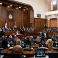 Skupština Srbije usvojila niz zakona - o akcizama, podršci mladima za stanove, porezu na emisije štetnih gasova