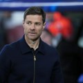 Real Madrid zatekla nesvakidašnja situacija! Ćabi Alonso odgovarao na nezgodna pitanja, a evo šta je rekao o potezu navijača…