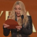 Šer želela da dodeli nagradu mrtvom pevaču, pa ga pozvala na binu: Pevačica se žestoko izblamirala pred milionima