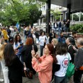 Roditelji učenika Jovine gimnazije danas ponovo ispred ministrstva prosvete