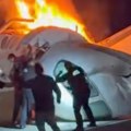 Mali avion pao na auto-put u Teksasu, jedna osoba poginula, a pet povređeno