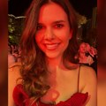(Video) Anica Lazić u transu: U crvenoj haljini skače i đuska, a evo ko joj pravi društvo! Od Lazara ni traga