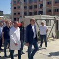 Vučić obilazi radove na novom hirurškom bloku uopšte bolnice u Novom Pazaru