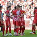 Bundesliga gori: Frajburg ponizio Menhengladbah 5:0, Dortmund siguran, Hložek srušio Štutgart