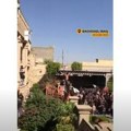 BAGDAD: Hiljade demonstranata zahteva PREKID DIPLOMATSKIH ODNOSA sa Švedskom, paljene zastave DUGINIH BOJA
