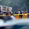 Spasilački helikopter se zapalio i pao na zgradu na Floridi, dvoje ljudi poginulo, četvoro povređeno