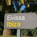 Zašto se Ibiza ne izgovara Ibisa već Ibica?