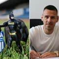 OFK Beograd doveo Marka Gobeljića! Figurica Betmena, plavo-beli grb i potpis za Superligu!