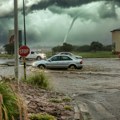 Preti potpuni potop: Stravično nevreme, hiljade ljudi bez struje FOTO