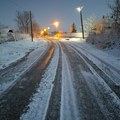 Autobus za Resnik od jutros nije došao, put neočišćen, okovan ledom