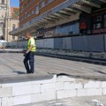 (Foto) na garaži "Modena" od danas opet hidrotest krovne izolacije Testovi će se obaviti još nekoliko puta u narednih mesec…