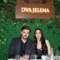 Zvezde zasijale u boemskoj noći: Glamurozno otvaranje bašte restorana "Dva Jelena"